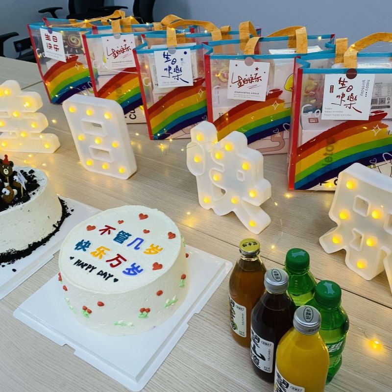 Wuxi Tefa organiza una conmovedora celebración del cumpleaños de los empleados