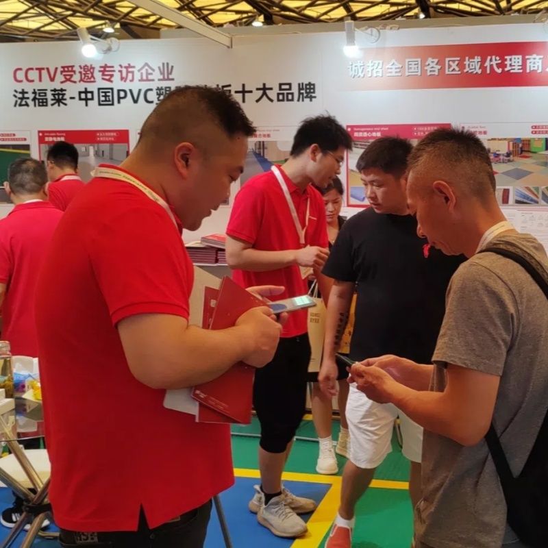 Farfly concluye la Exposición Internacional de Pisos en Shanghai
    